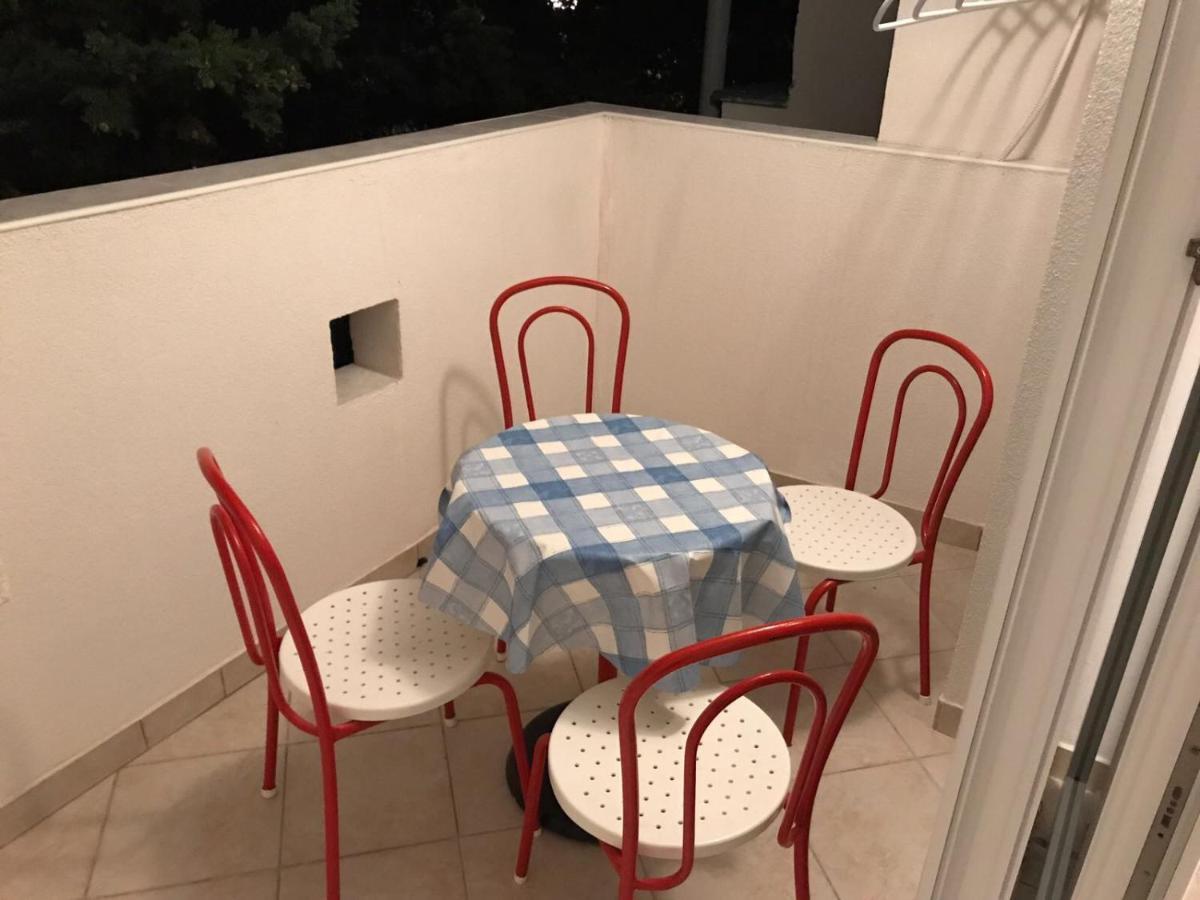 Jurisic Apartments Novalja Eksteriør bilde