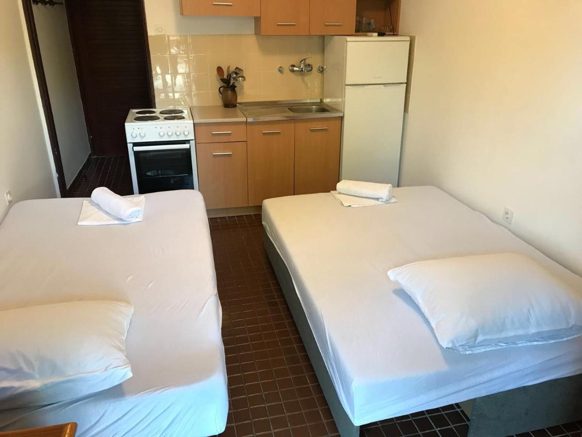 Jurisic Apartments Novalja Eksteriør bilde