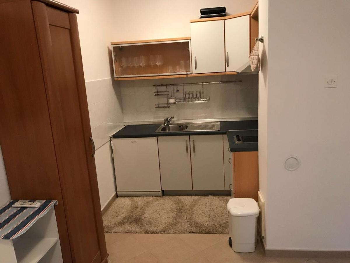 Jurisic Apartments Novalja Eksteriør bilde